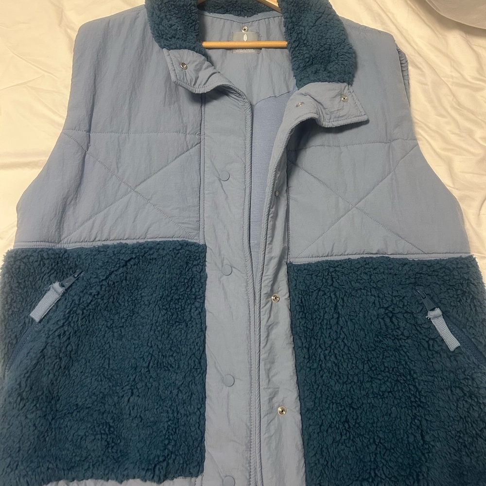 FP MOVEMENT Two Tone Sherpa Vest with Pockets